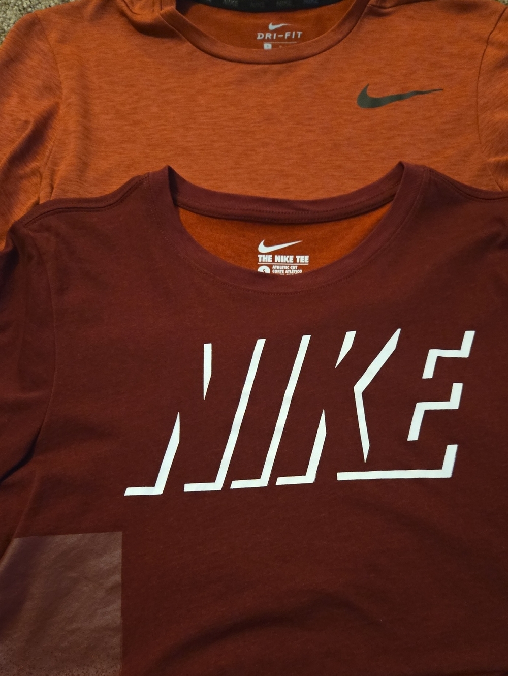 Set Of 2 Nike Tshirts
